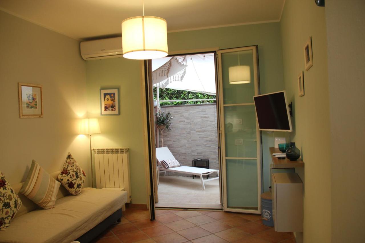 Casa Lucia Private Car Or Motorcycle Park Appartement Lucca Buitenkant foto